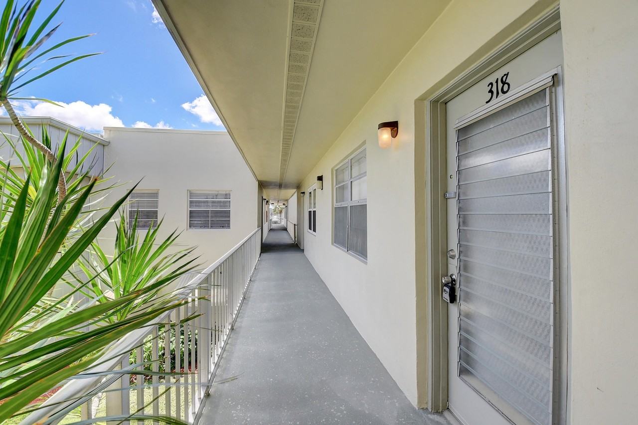 318 Monaco Park #G - Photo 7 of 31