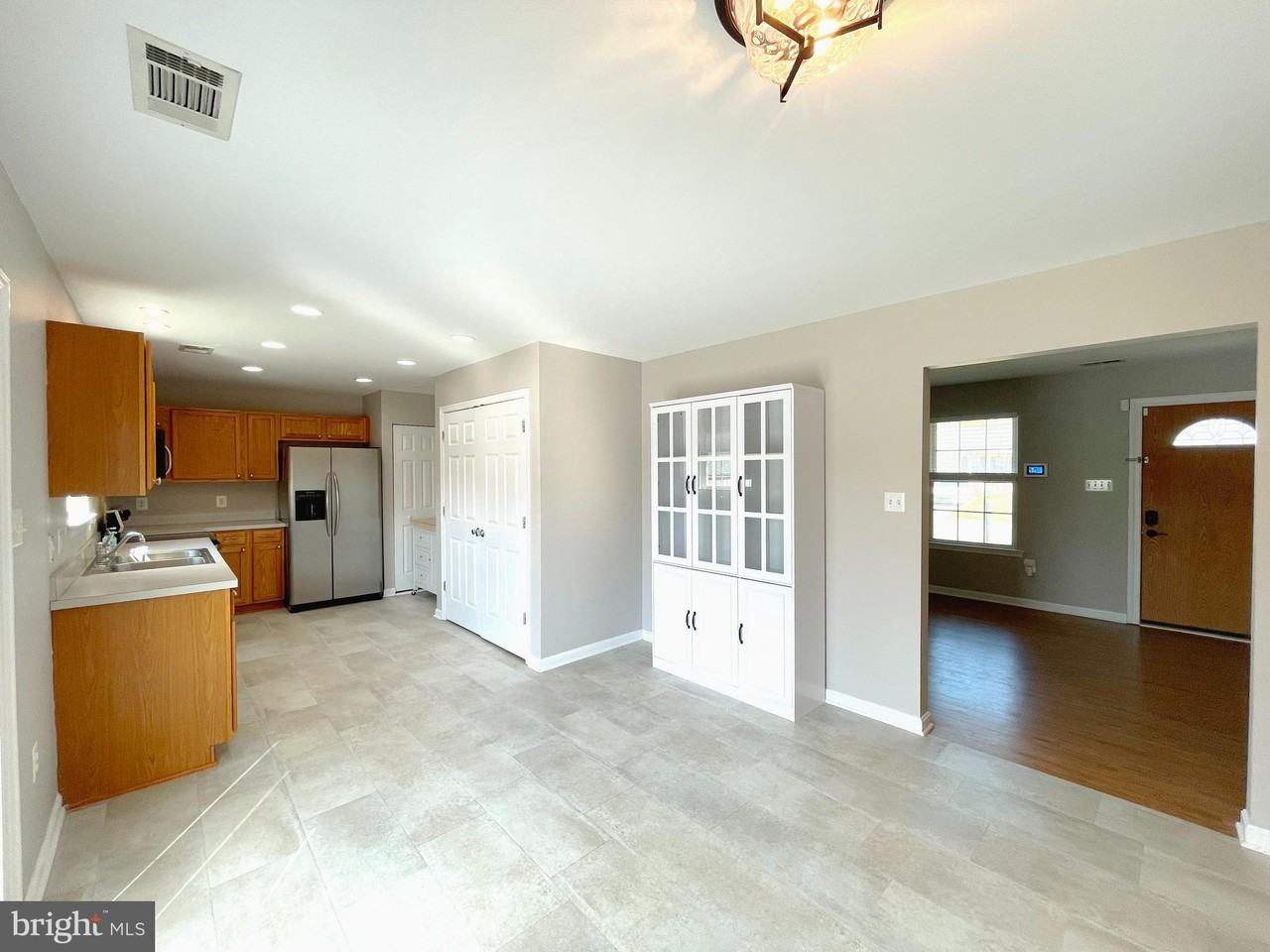 813 Yardley Drive - Photo 5 of 19