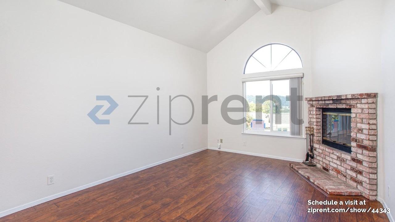 4 Carriage Ln - Photo 2 of 30