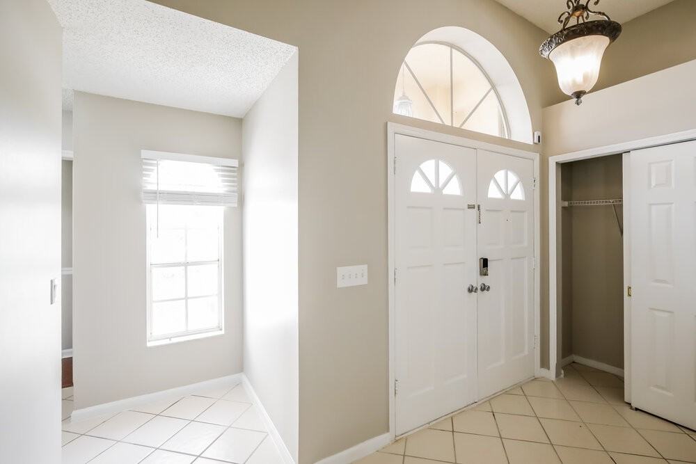 105 Hemingway Ct - Photo 3 of 16