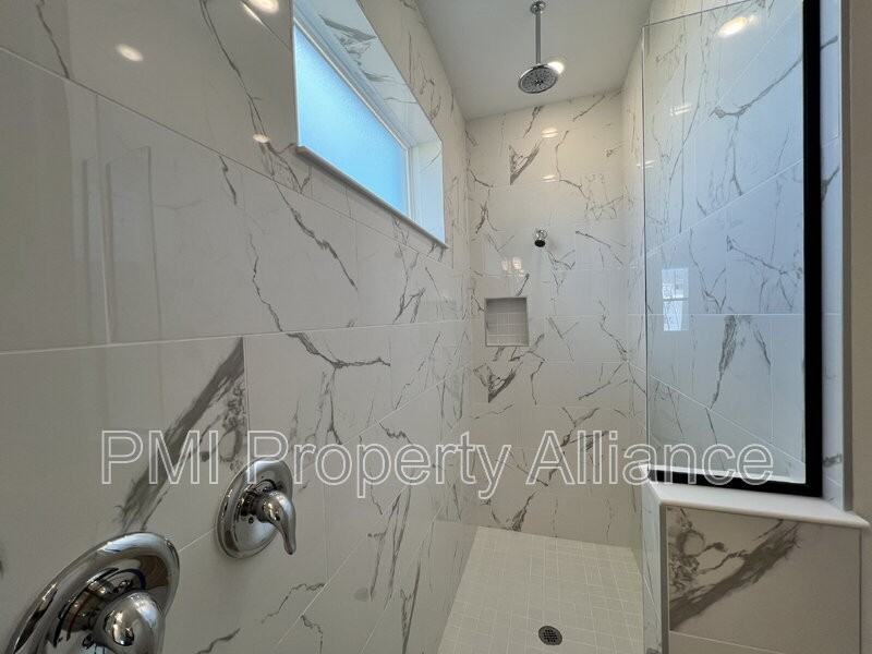 2180 Axel St - Photo 6 of 34