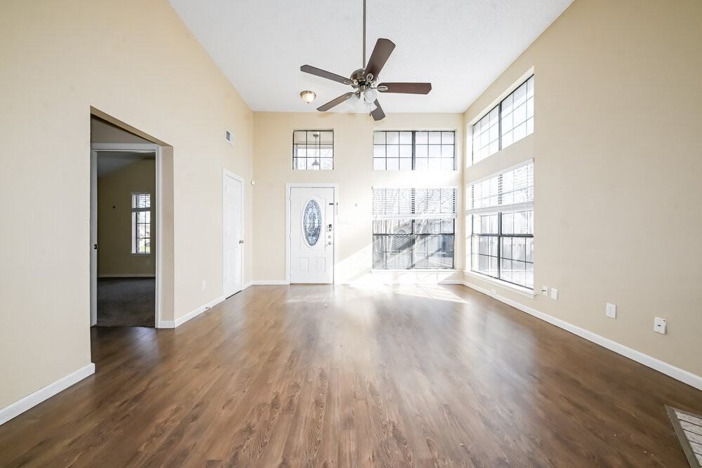 529 Horse Shoe Bnd - Photo 3 of 16