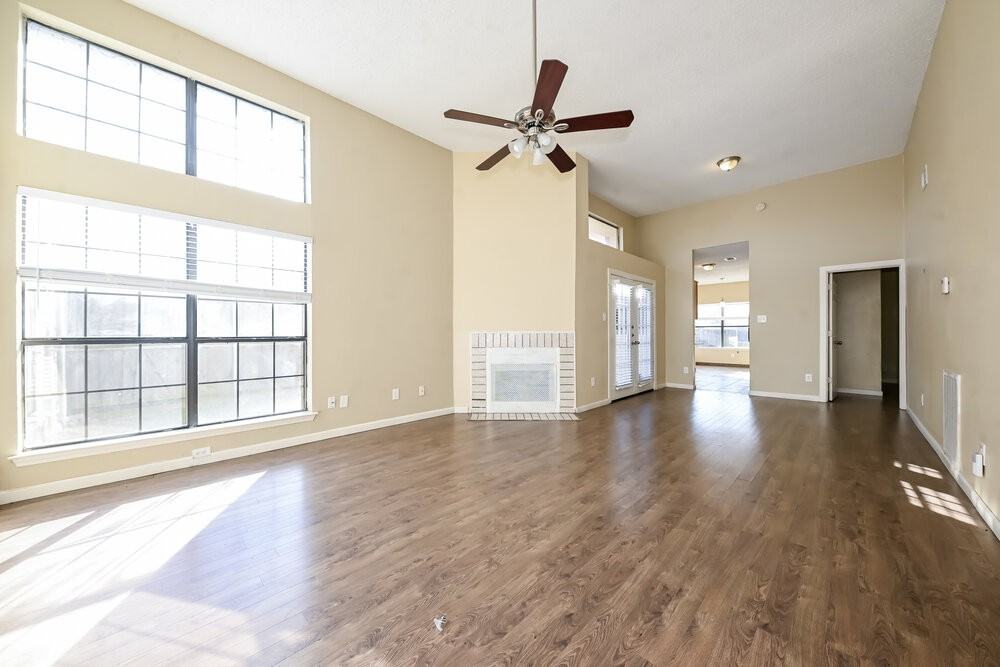 529 Horse Shoe Bnd - Photo 4 of 16