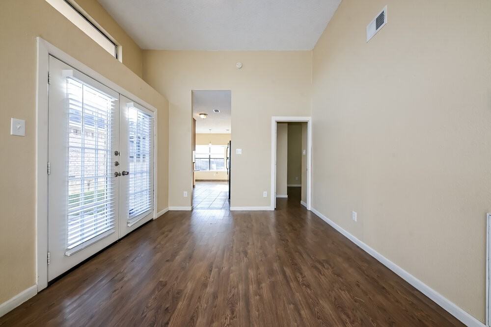 529 Horse Shoe Bnd - Photo 6 of 16