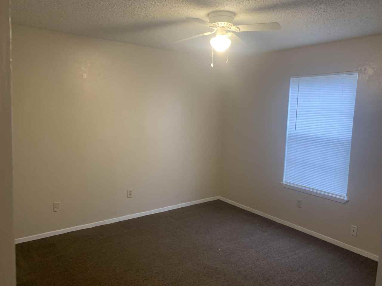 1350 North Constitution Avenue - Photo 4 of 50