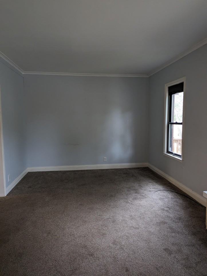 7TH STREET APARTMENTS - Photo 2 of 13