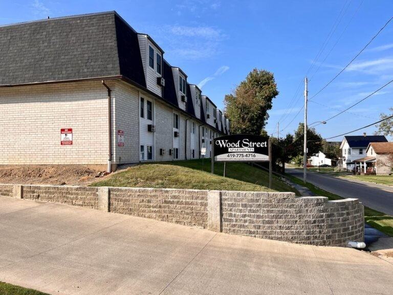 140 Wood Street - Photo 2 of 5