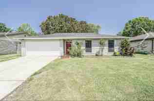 215 Maple Leaf St - Photo 1 of 1