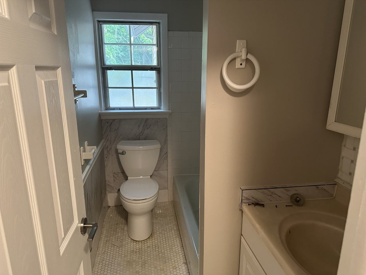 319 W Park Ave #A - Photo 4 of 10