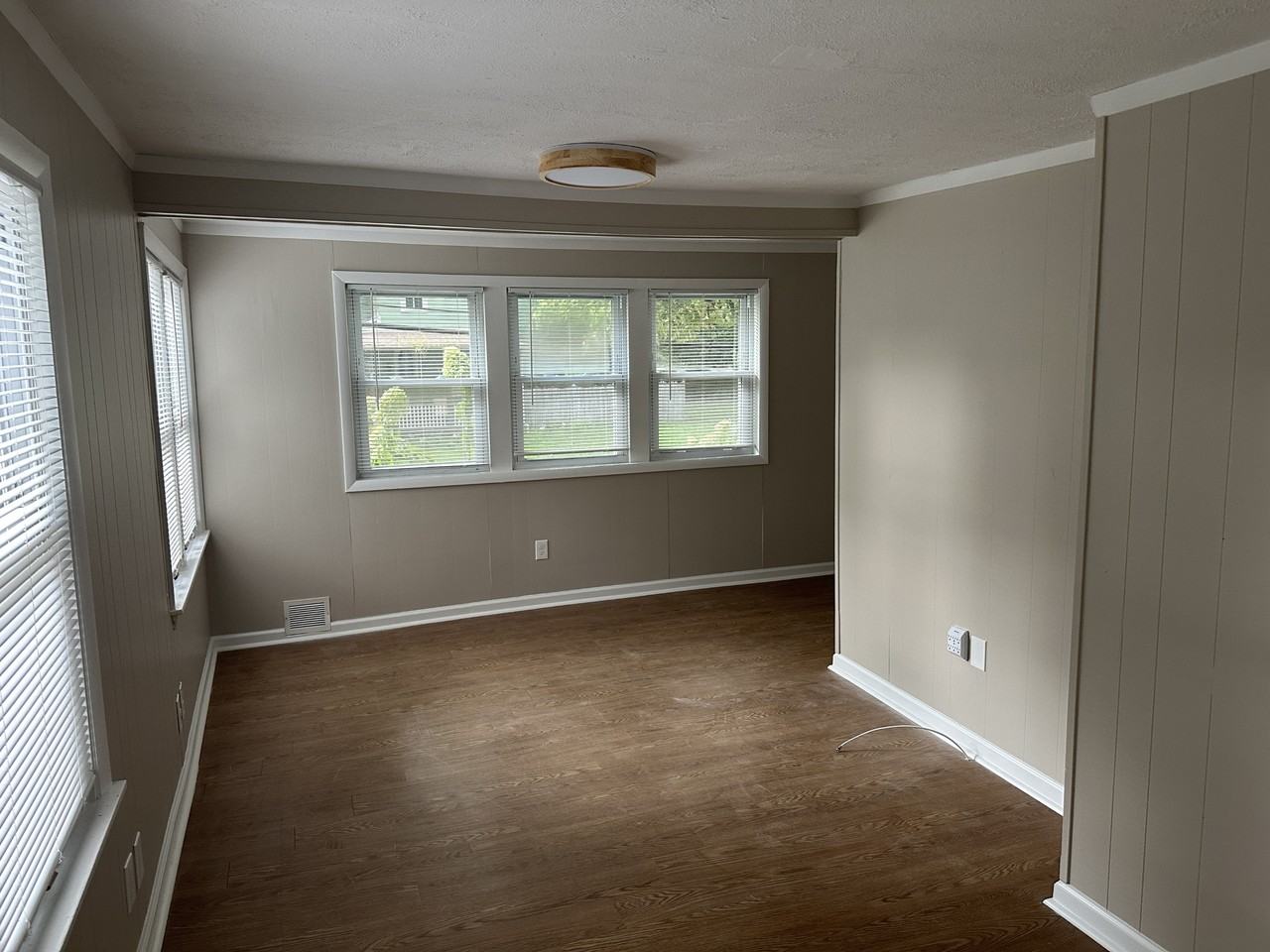 319 W Park Ave #A - Photo 5 of 10