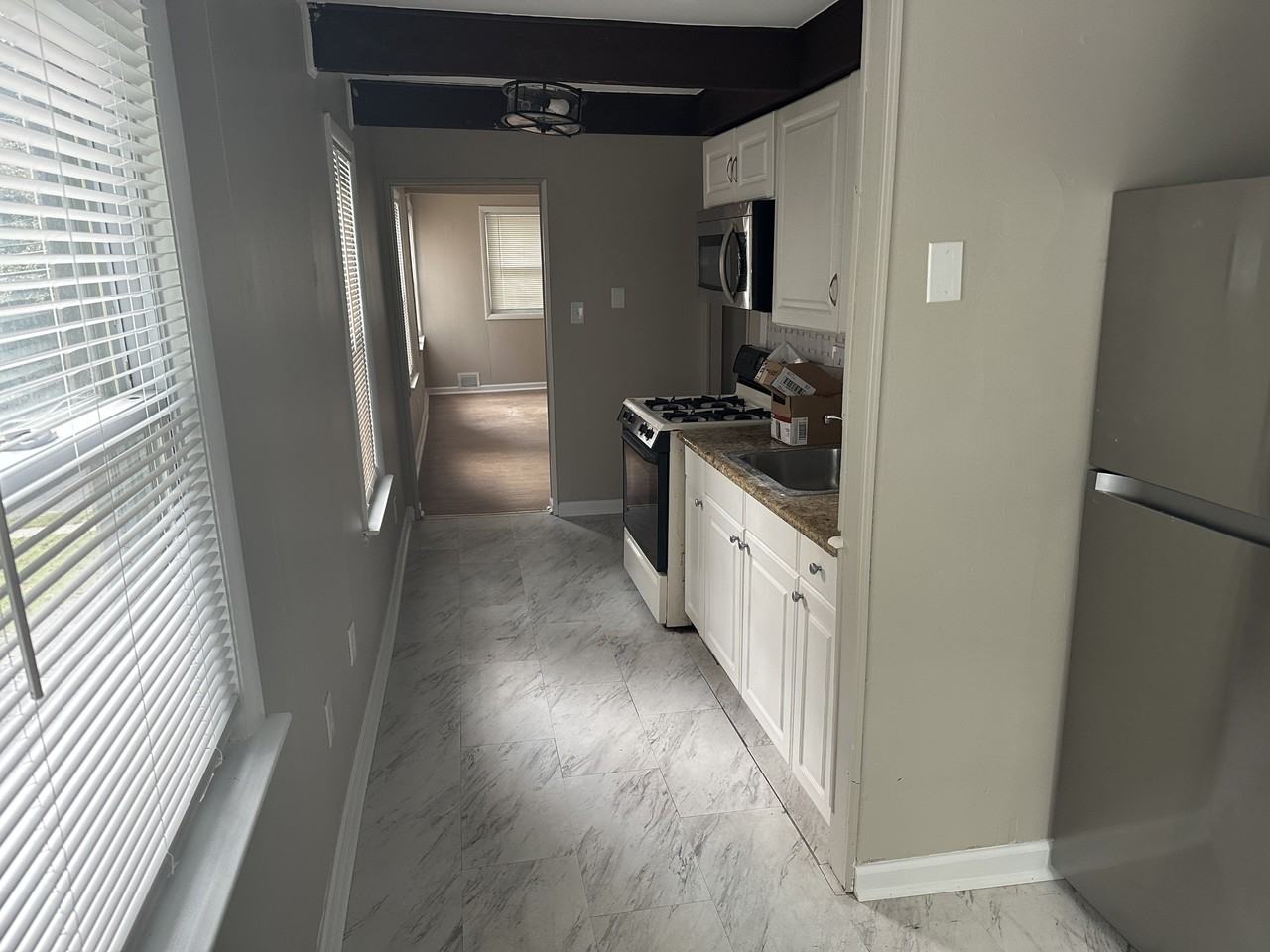 319 W Park Ave #A - Photo 7 of 10
