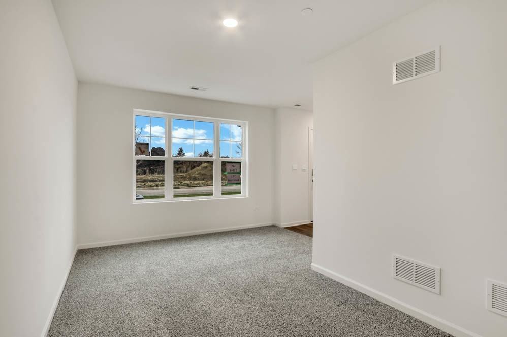 370 Bridgeview Ct #370 - Photo 4 of 47