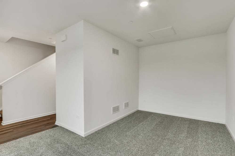370 Bridgeview Ct #370 - Photo 5 of 47