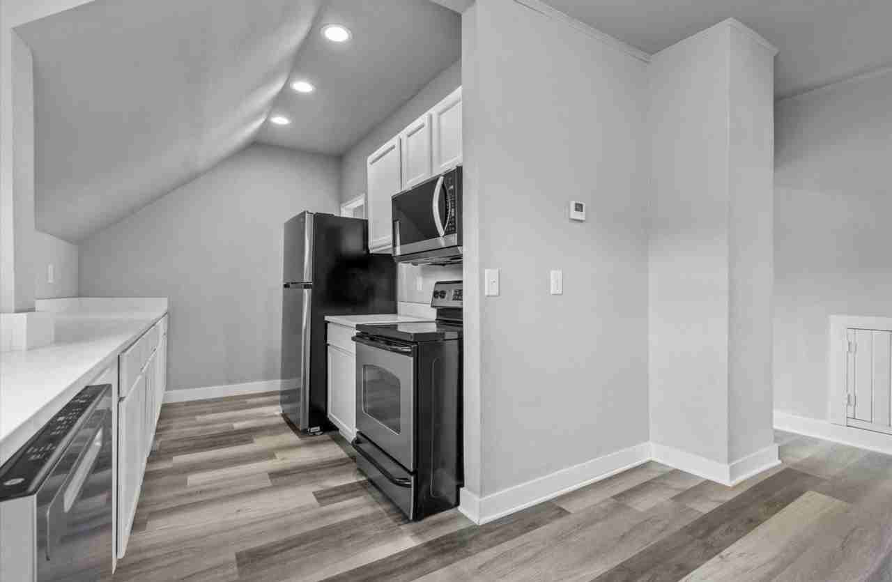 5014 N 125th St #5014 - Photo 4 of 14