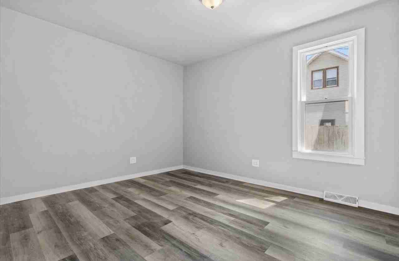 5014 N 125th St #5014 - Photo 7 of 14