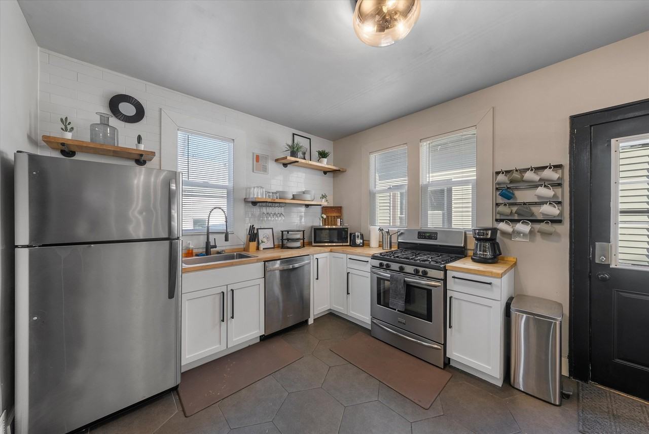 340 E Clarence St #NA - Photo 7 of 36