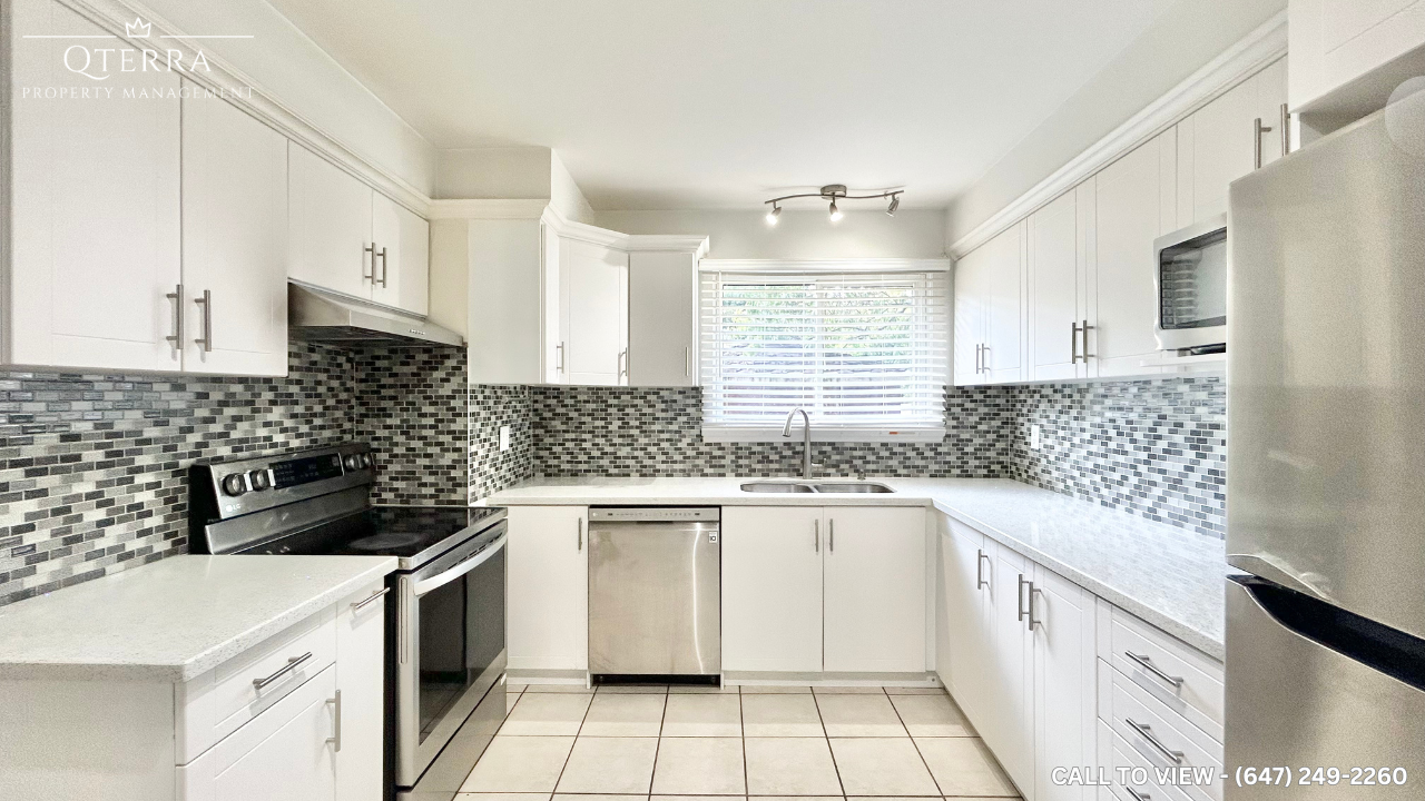 82 Corby Crescent - Photo 2 of 29