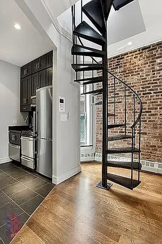 E 28th St #5C - Photo 2 of 6