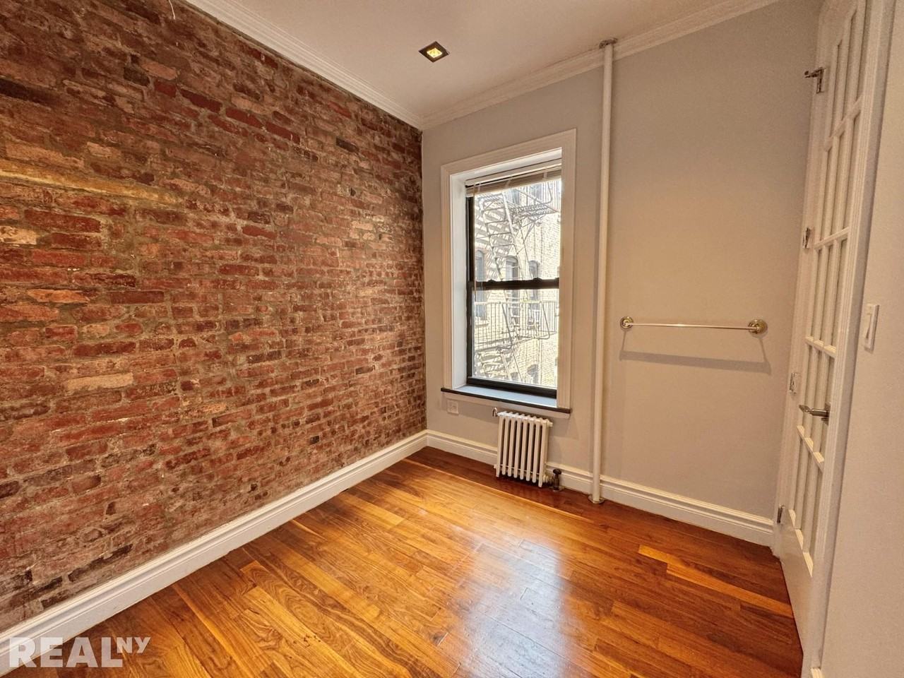 E 13th St #5C - Photo 6 of 6