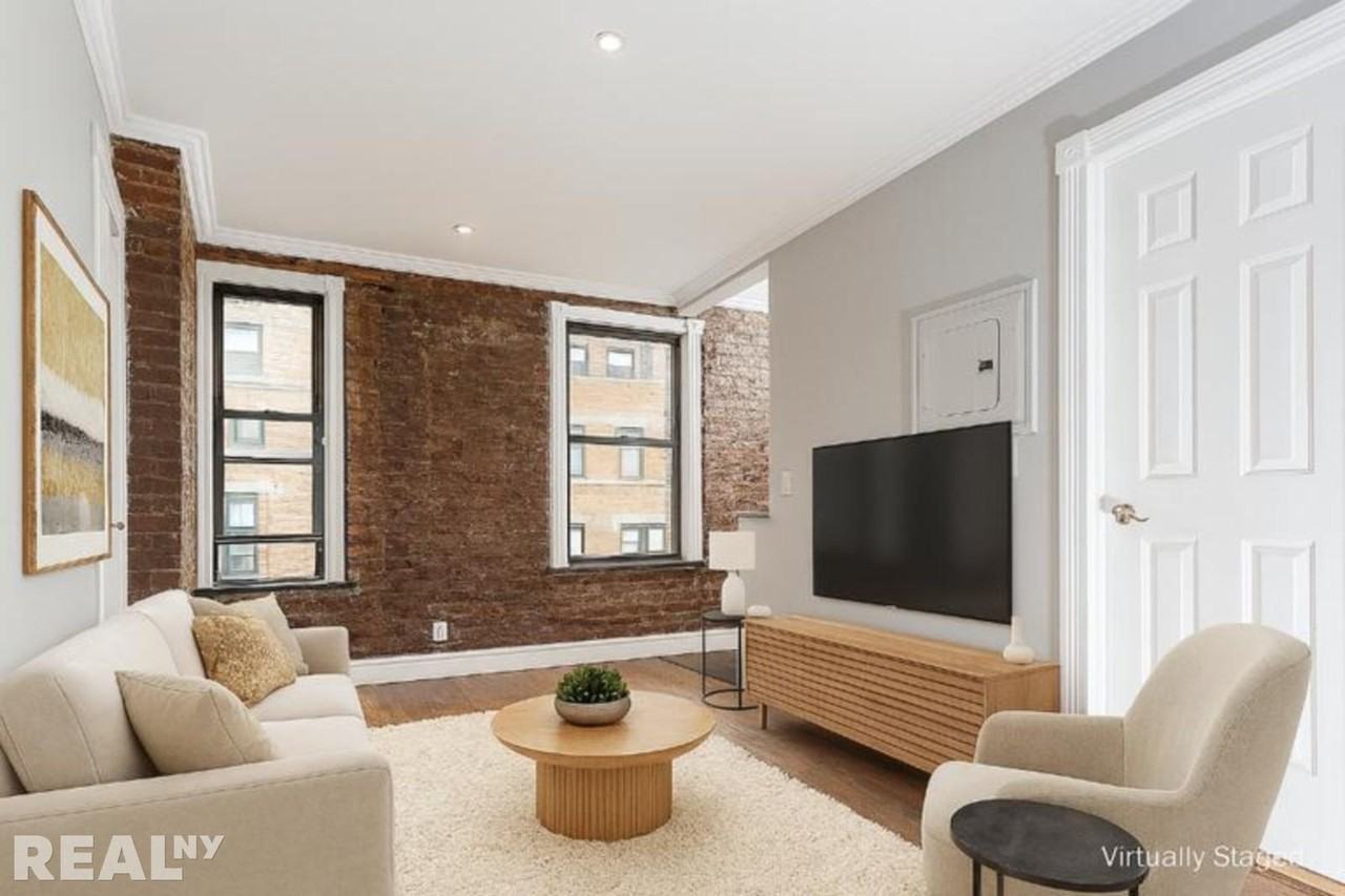 E 13th St #5B - Photo 3 of 8