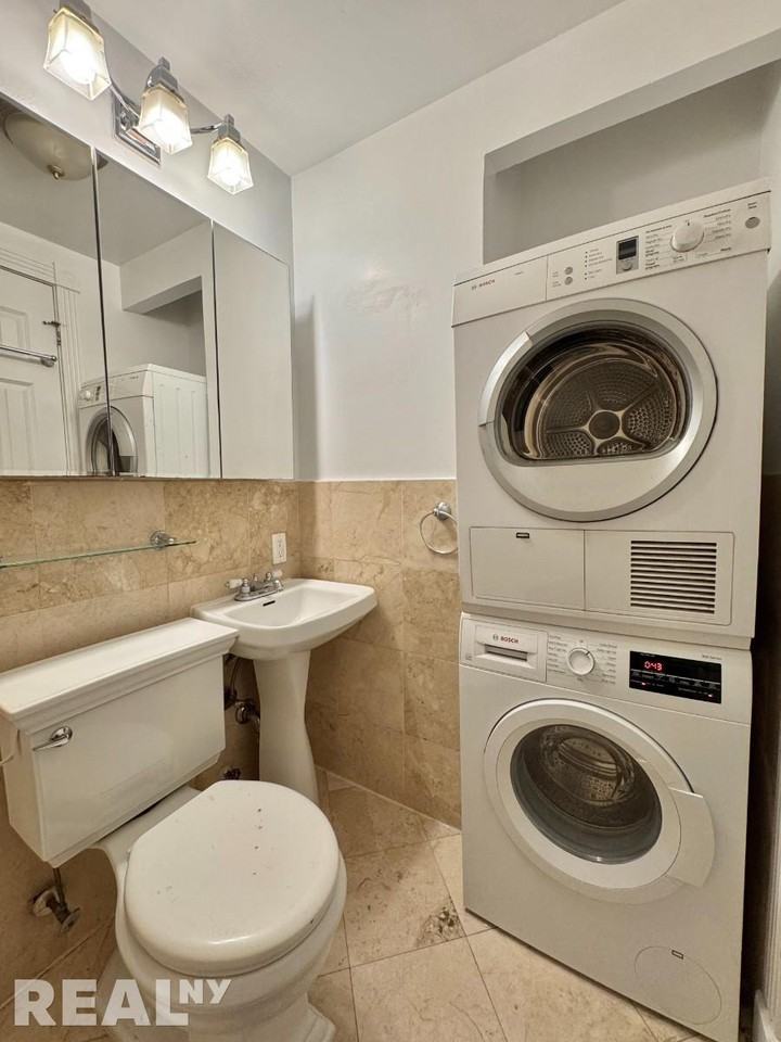 E 13th St #5B - Photo 6 of 8