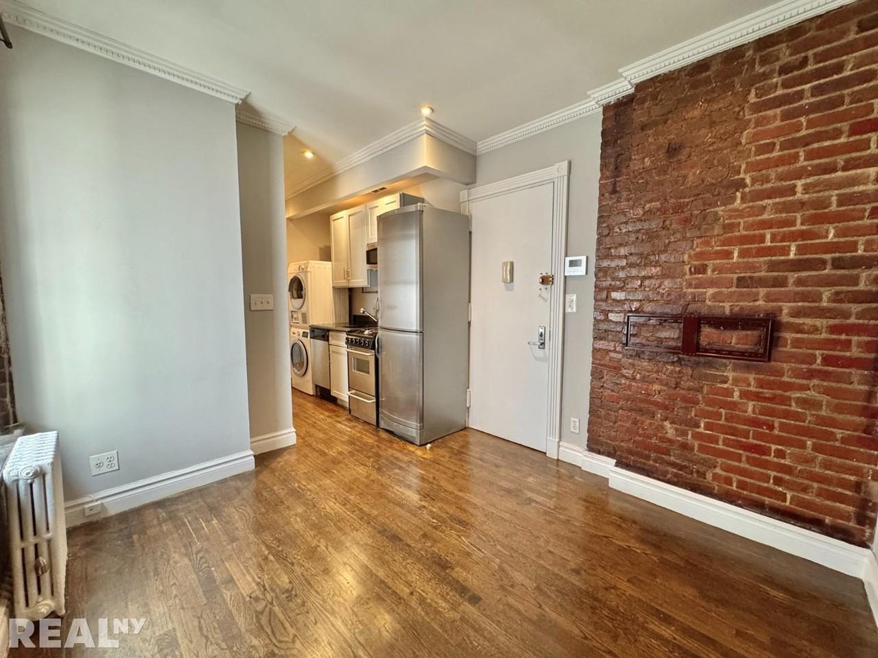 E 13th St #5C - Photo 2 of 7