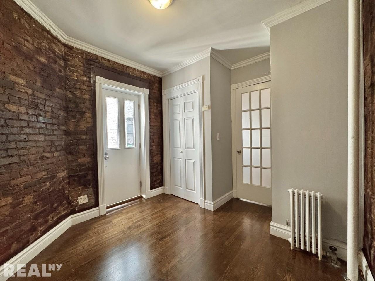 E 13th St #5C - Photo 3 of 7