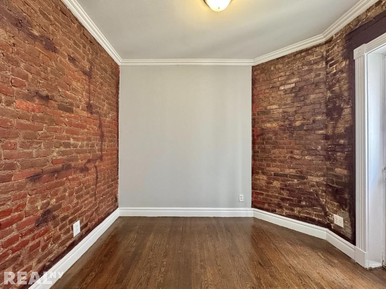 E 13th St #5C - Photo 6 of 7