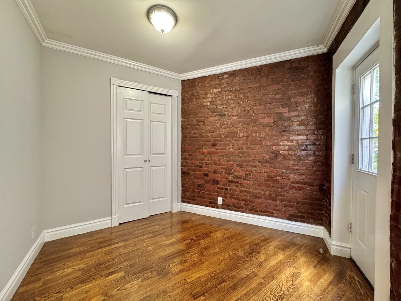 E 13th St #5D - Photo 6 of 10