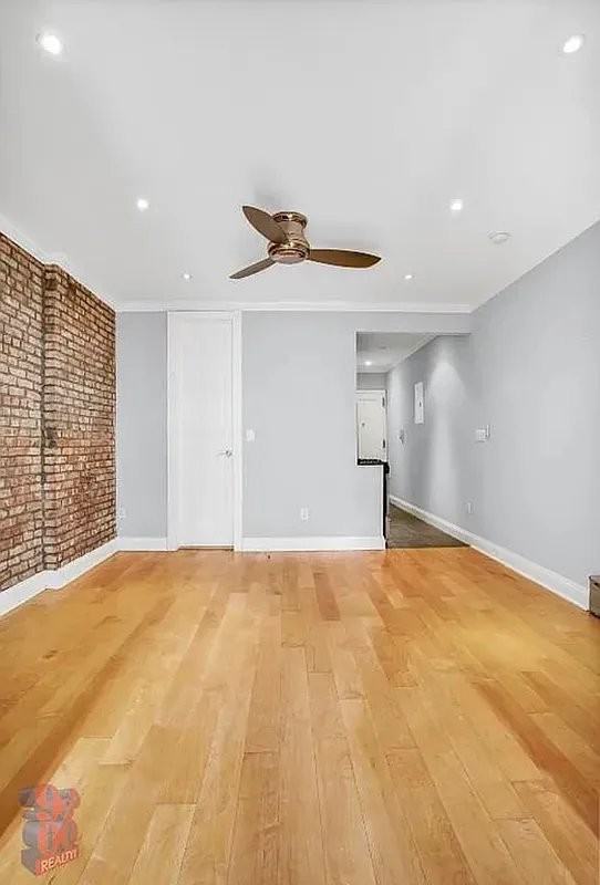 Bedford St #3D - Photo 3 of 7