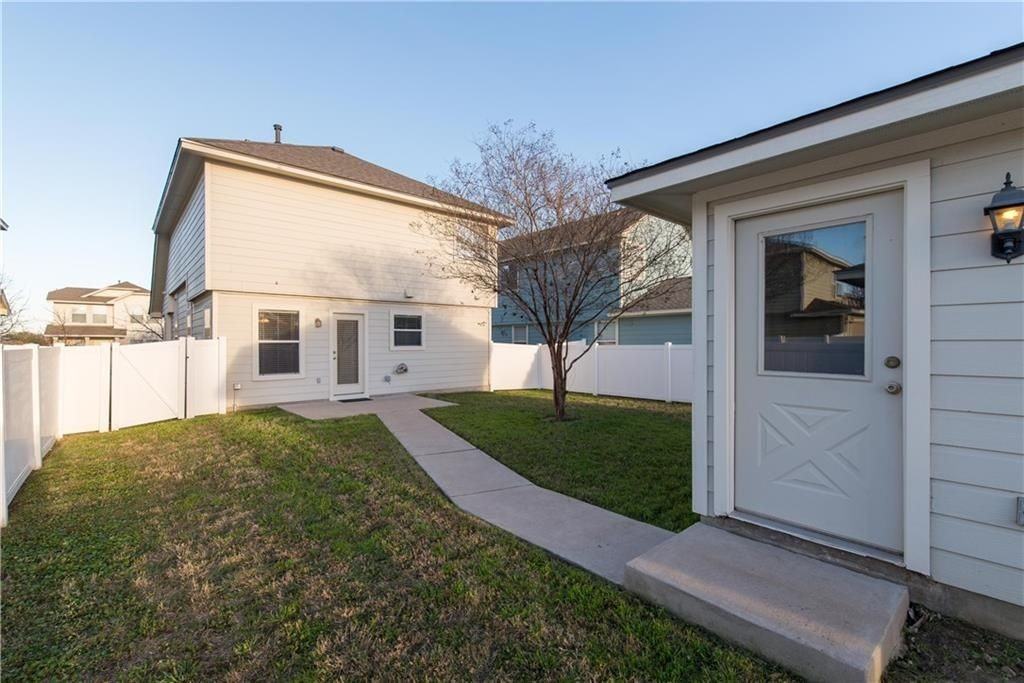 1503 Davis Mountain Loop - Photo 3 of 3