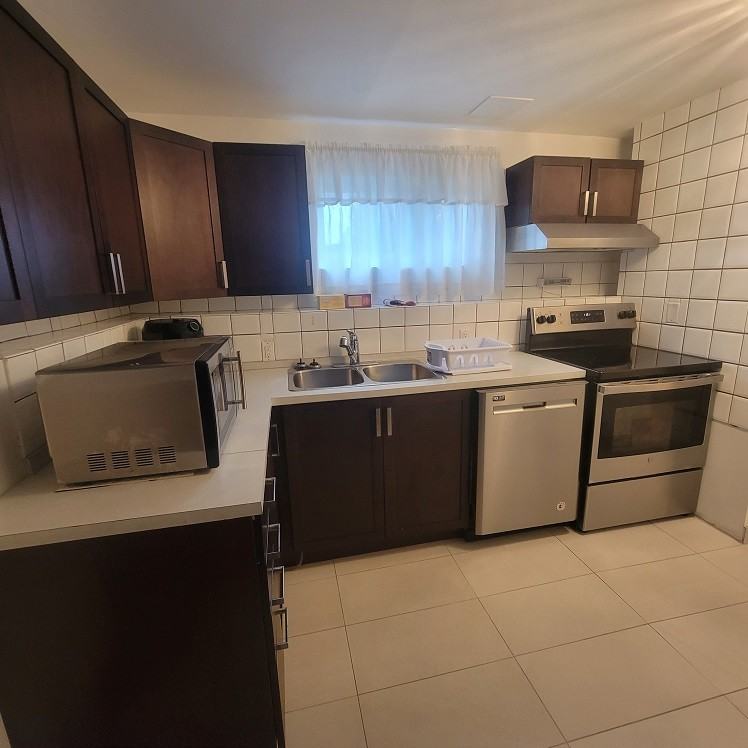 1112 Sprice Avenue - Photo 4 of 23