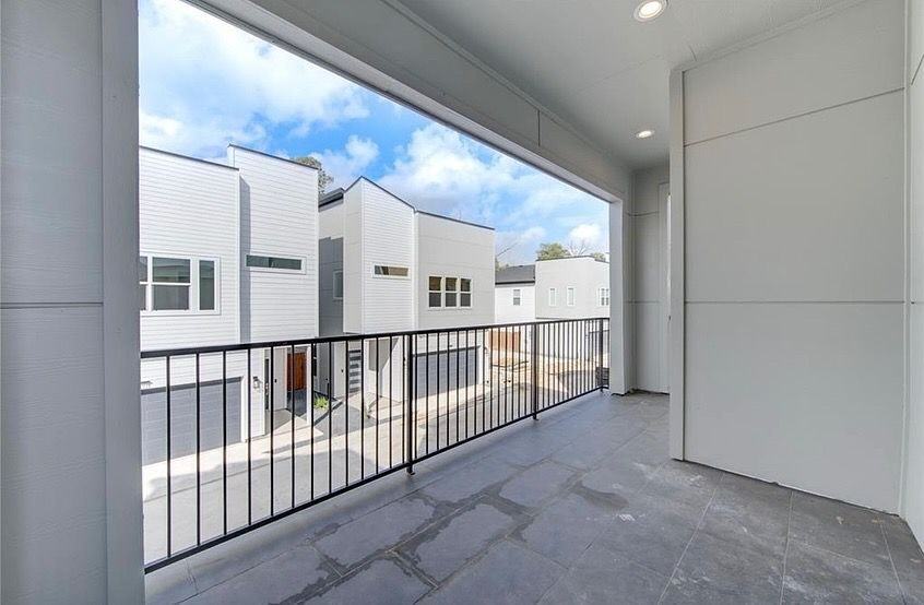 1102 Paul Quinn St ##B - Photo 4 of 48