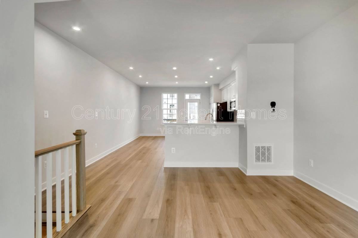 14024 Sunrise Valley Dr - Photo 2 of 10