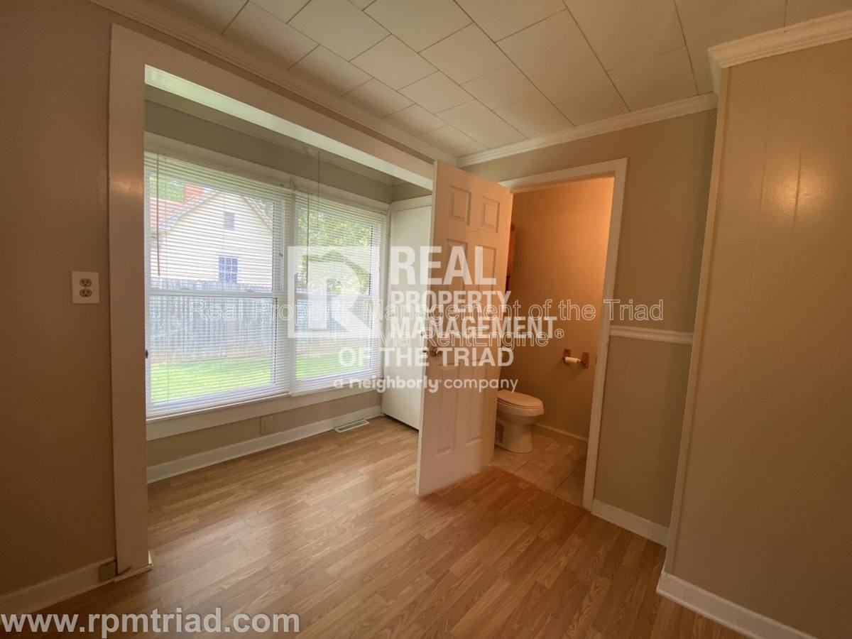 180 Watt St - Photo 3 of 10