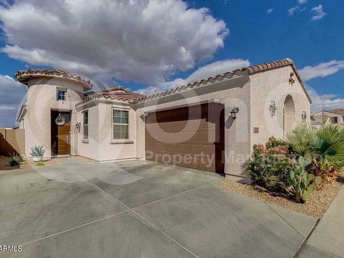 2922 E Wayland Dr - Photo 2 of 10