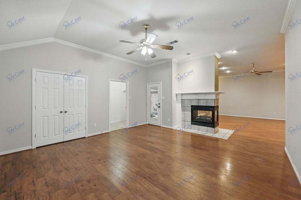 211 Sendero Dr - Photo 3 of 25