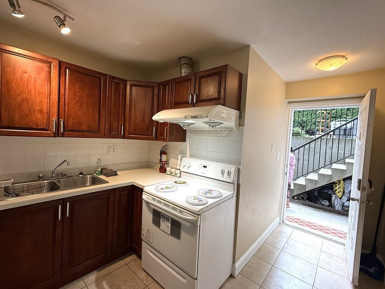 3058 East 19th Avenue - Photo 3 of 14