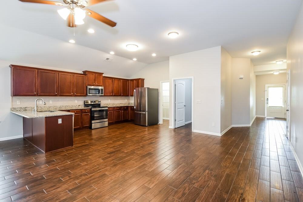 165 Renford Rd - Photo 6 of 16