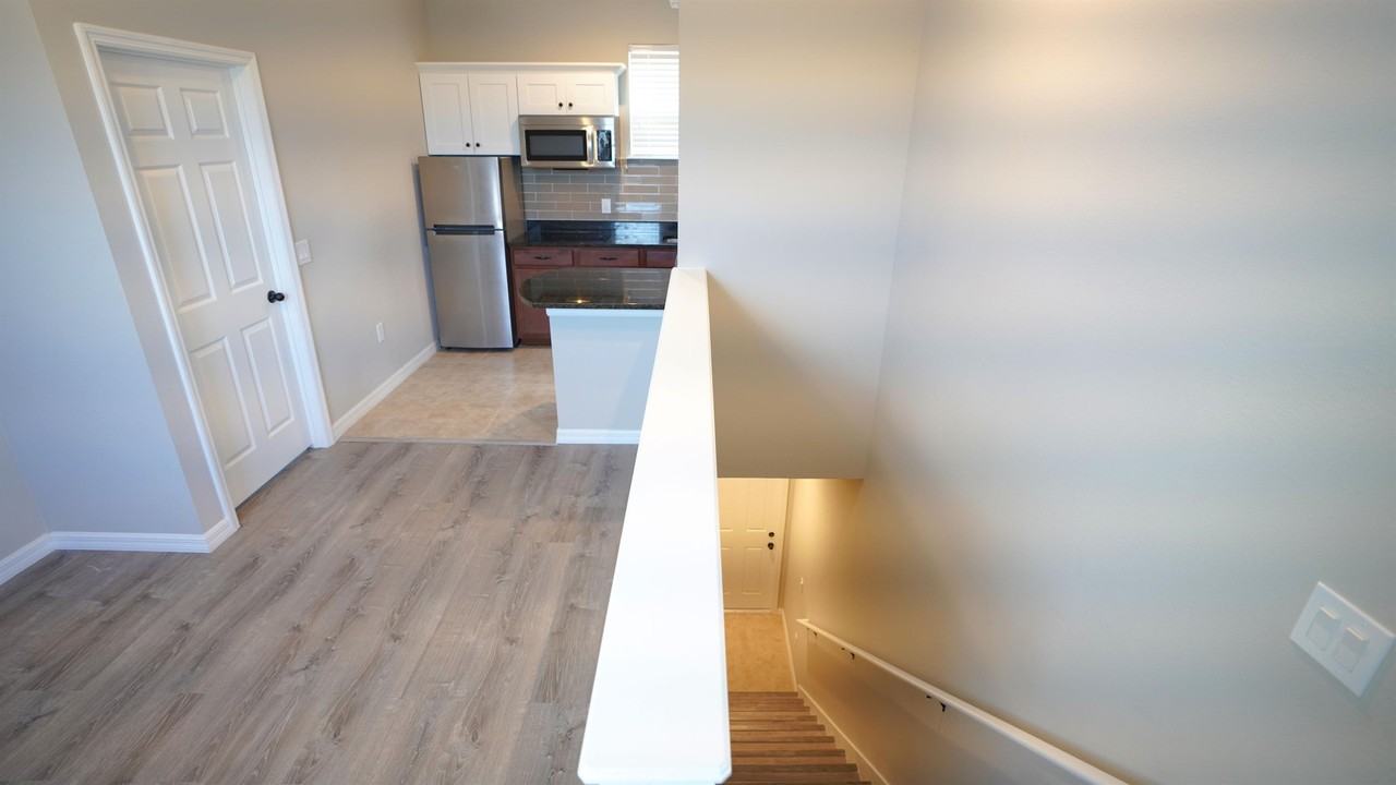 12663 Salomon Cove Dr - Photo 6 of 10