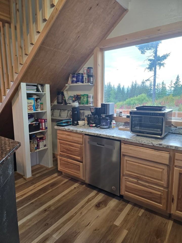 55548 Tracy Ave - Photo 3 of 10