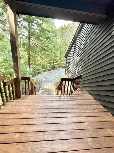 67 Cliffview Dr - Photo 3 of 35