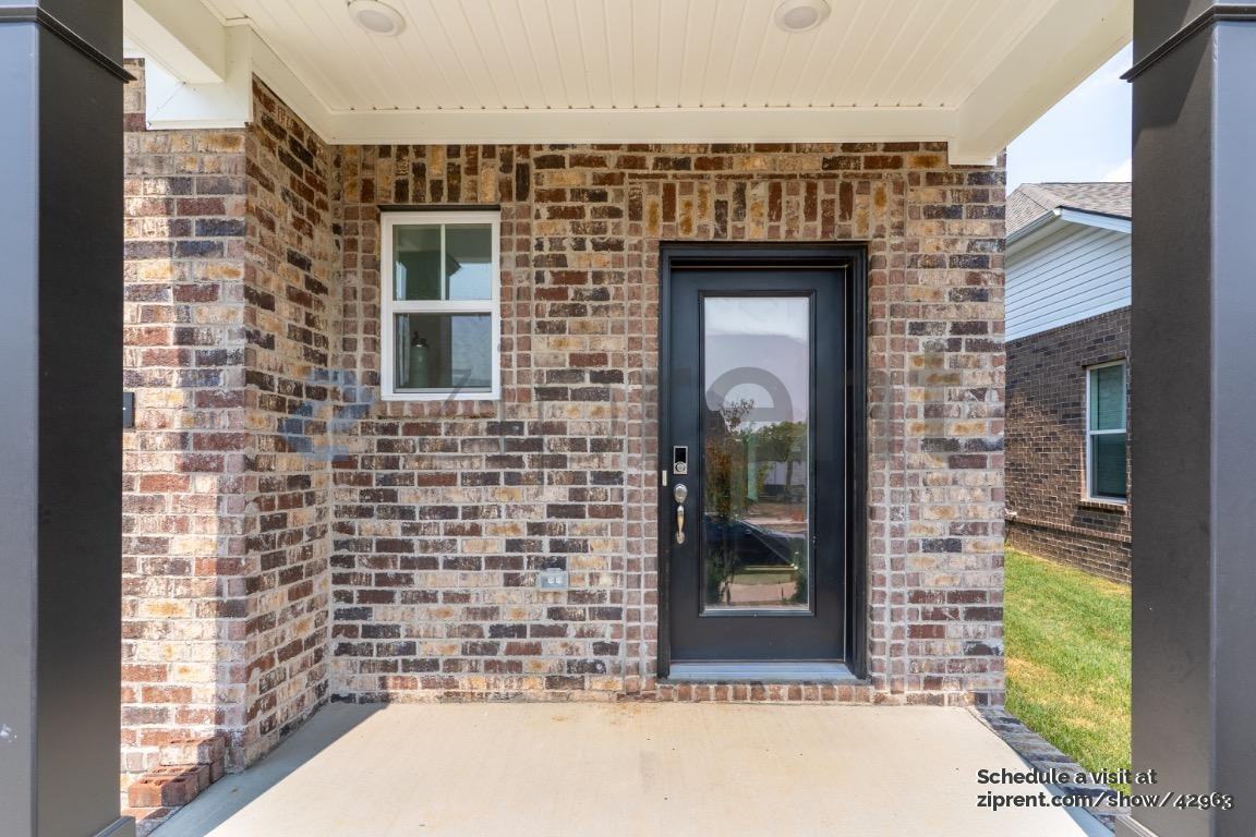 203 Hudson Dr - Photo 5 of 33