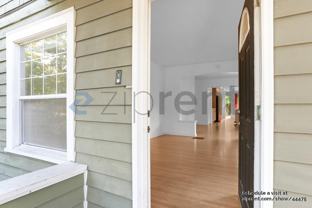 5536 27th Ave Ne - Photo 1 of 1