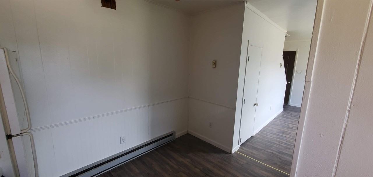 203 N Pleasant St - Photo 2 of 11