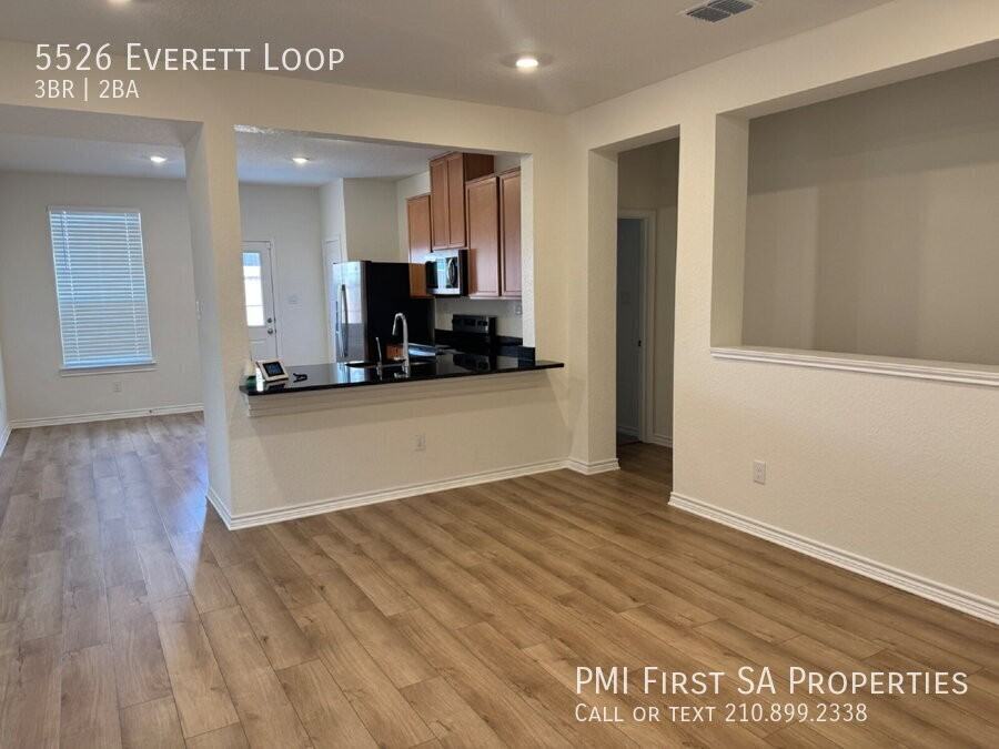 5526 Everett Loop - Photo 2 of 13