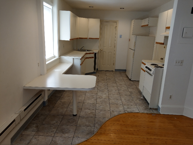 83 Main St - Photo 2 of 9