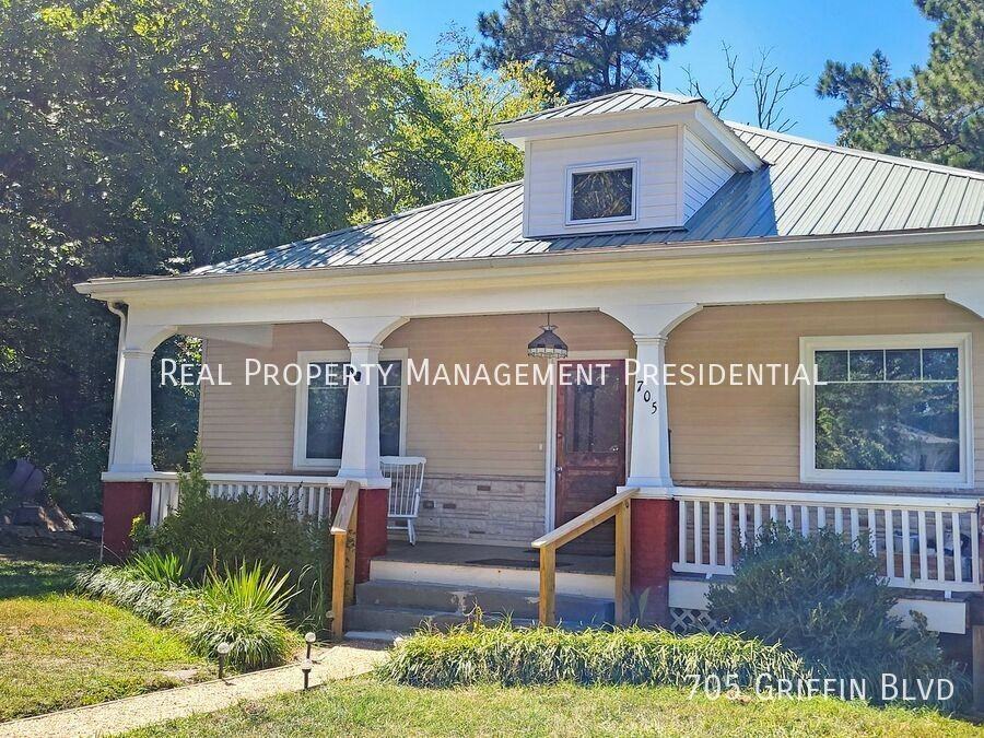 705 Griffin Blvd - Photo 2 of 19