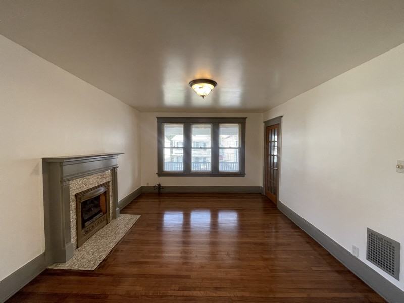 32 Kenyon Ct - Photo 2 of 12