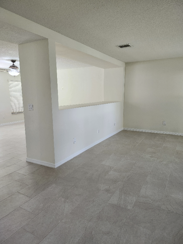 13667 Phoenix Dr - Photo 3 of 20